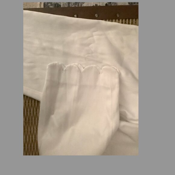 New Directions White cotton crop Pants  with scalloped hem, Size 8P - Picture 8 of 8